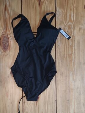 106. NWT  $175 STYLE PLUNGEY  XS REG/LONG